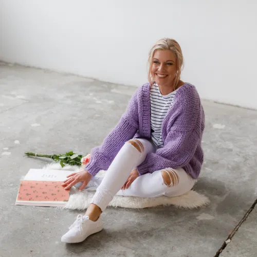 Chillaxing in my favourite cardi